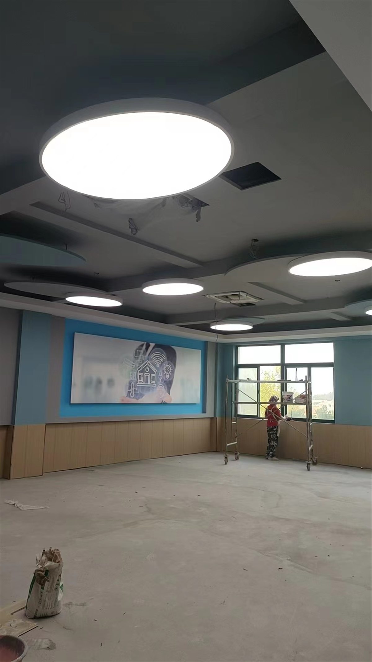 校园照明改造施工现场